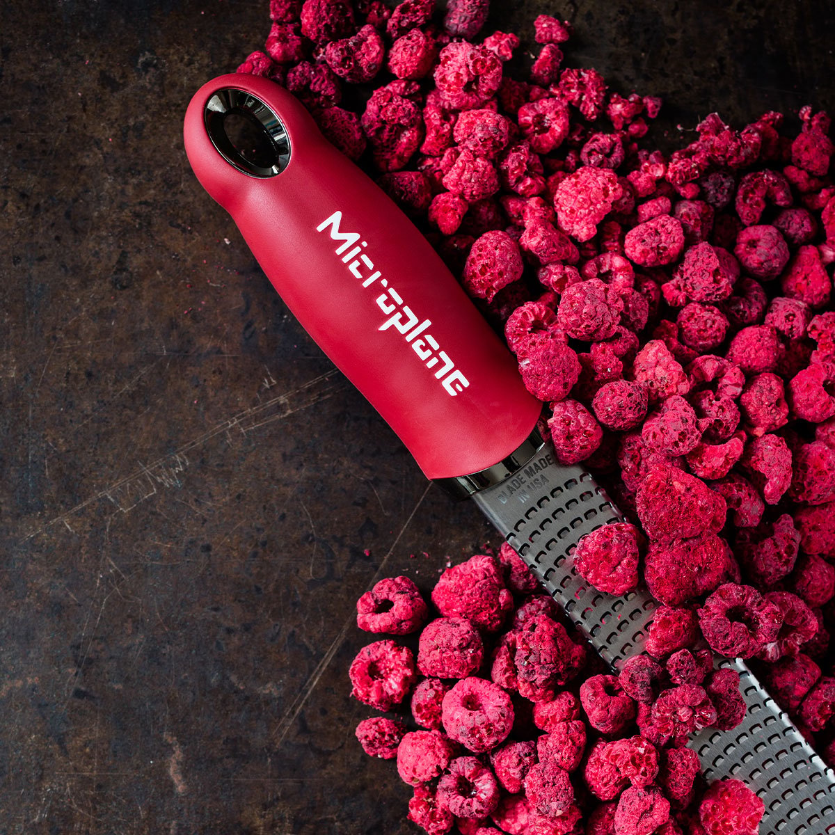 Zesteur-Râpe - Série Premium Classic (Rouge Grenade), Microplane - Microplane - Râpe et zesteur - - La Guilde Culinaire
