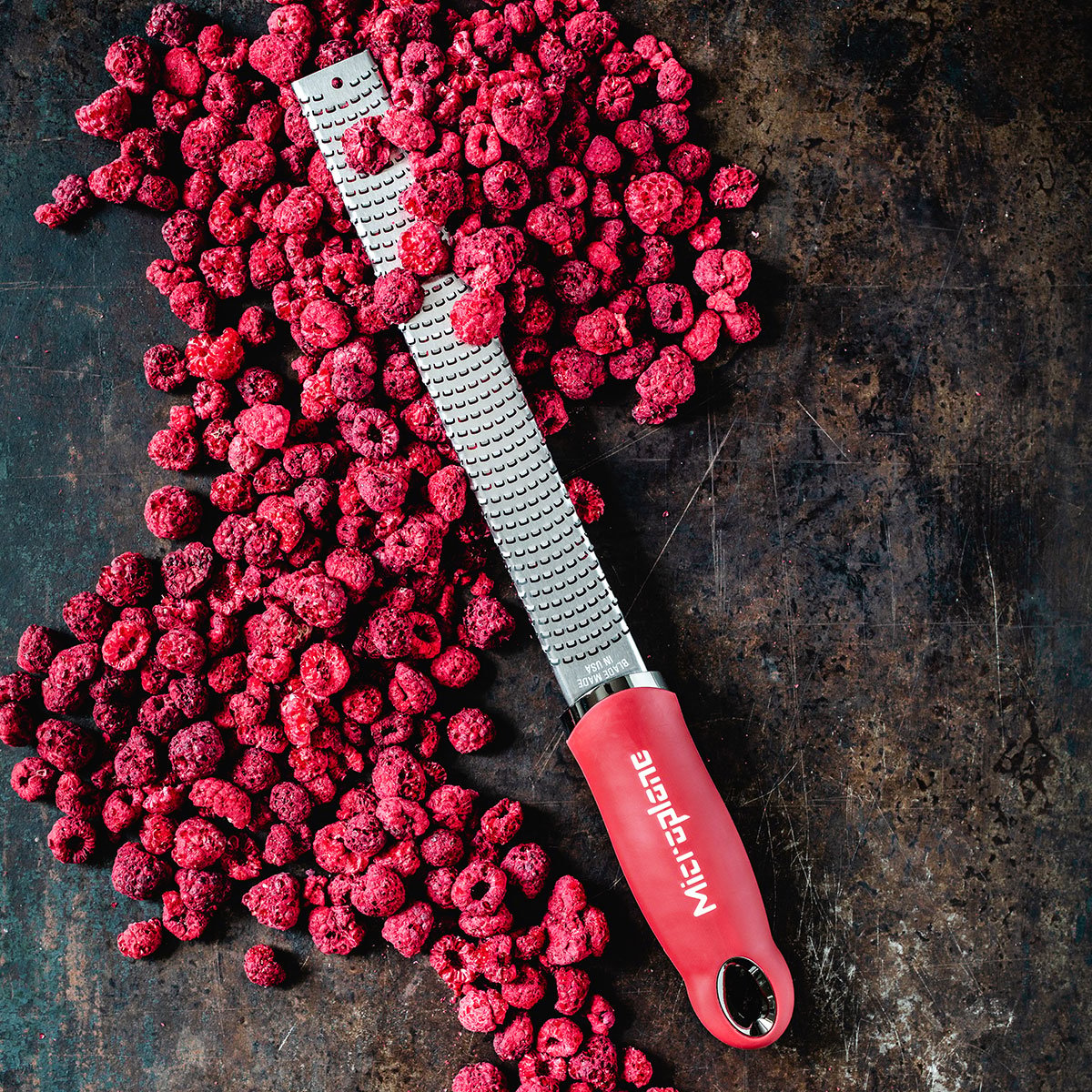 Zesteur-Râpe - Série Premium Classic (Rouge Grenade), Microplane - Microplane - Râpe et zesteur - - La Guilde Culinaire