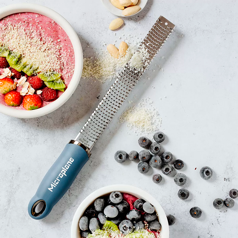 Zesteur-Râpe - Série Premium Classic (Bleu Denim), Microplane - Microplane - Râpe et zesteur - - La Guilde Culinaire