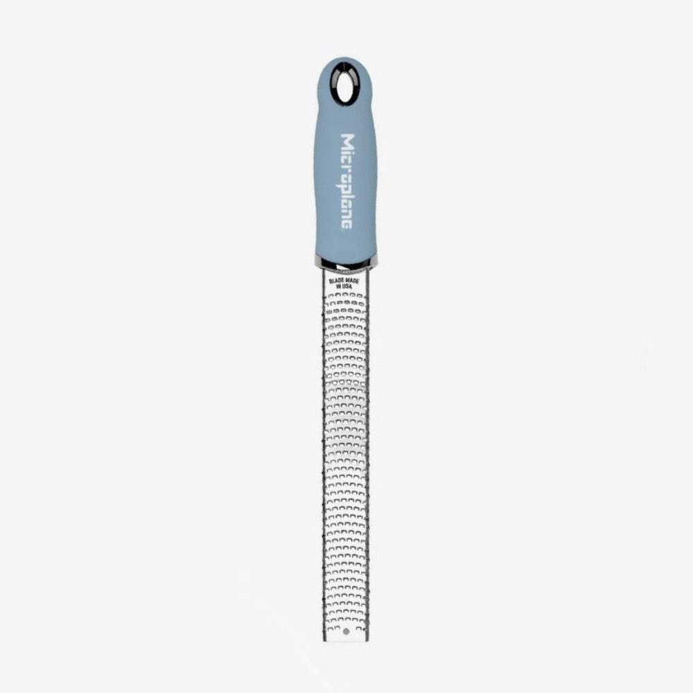 Zesteur-Râpe - Série Premium Classic (Bleu Nuage), Microplane - Microplane - Râpe et zesteur - - La Guilde Culinaire