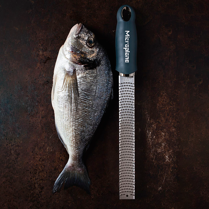 Zesteur-Râpe - Série Premium Classic (Gris Orage), Microplane - Microplane - Râpe et zesteur - - La Guilde Culinaire
