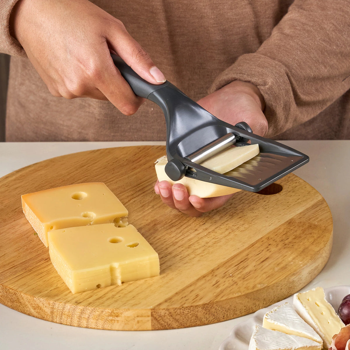 Coupe-tranches à fromages - Zyliss - Couteau à fromage - - La Guilde Culinaire