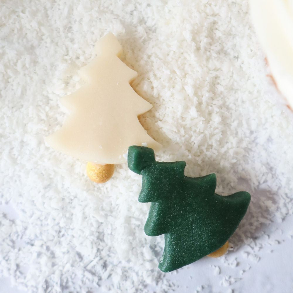 Décorations sapins de Noël en pâte d'amande - ScrapCooking - - - La Guilde Culinaire