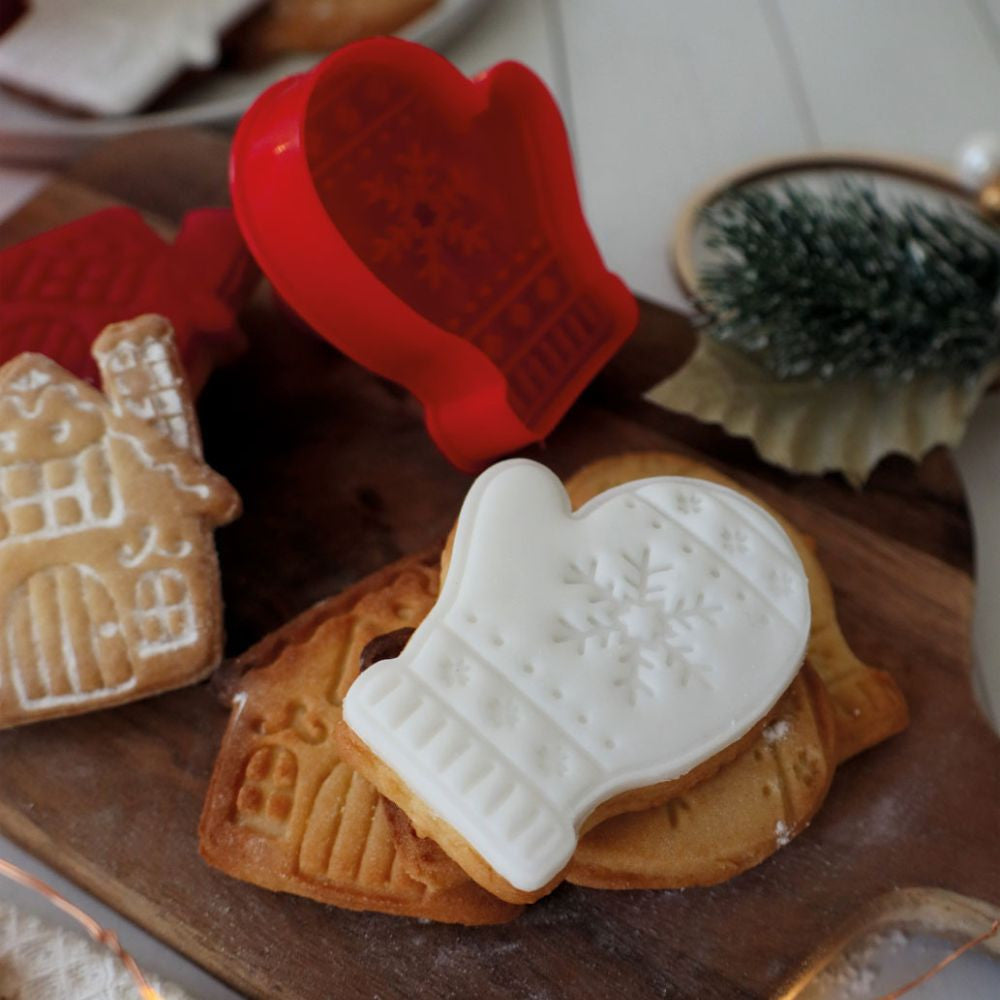 Emporte-pièces éjecteurs pour biscuits Christmas x2 - ScrapCooking - Accessoire de découpe - - La Guilde Culinaire