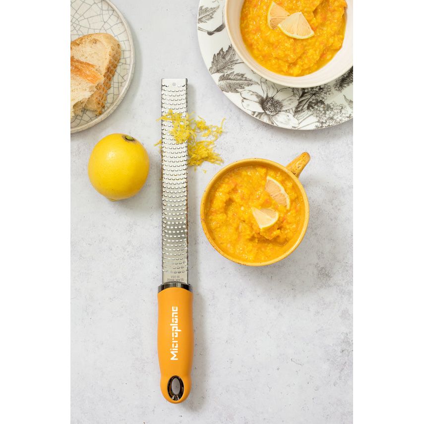 Zesteur-Râpe - Série Premium (Jaune moutarde), Microplane    - Microplane - Râpe et zesteur -  - La Guilde Culinaire