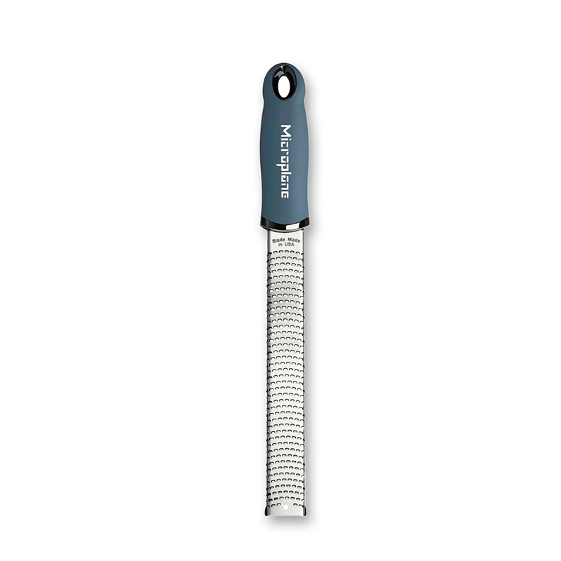 Zesteur-Râpe - Série Premium Classic (Vert Eucalyptus), Microplane    - Microplane - Râpe et zesteur -  - La Guilde Culinaire