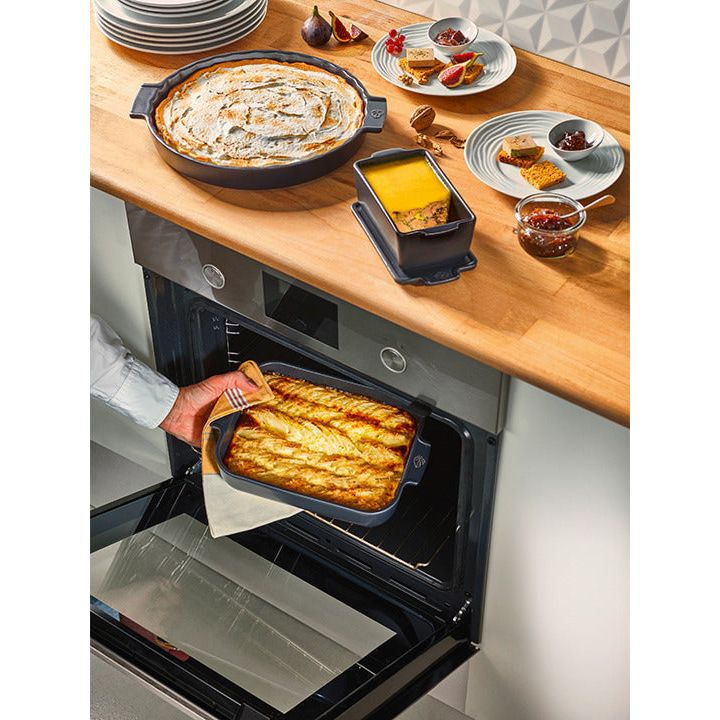 Terrine en céramique, noire - 600 à 700 g - 20cm-8" - les bords ne sont pas droits - Peugeot - Terrine - - La Guilde Culinaire