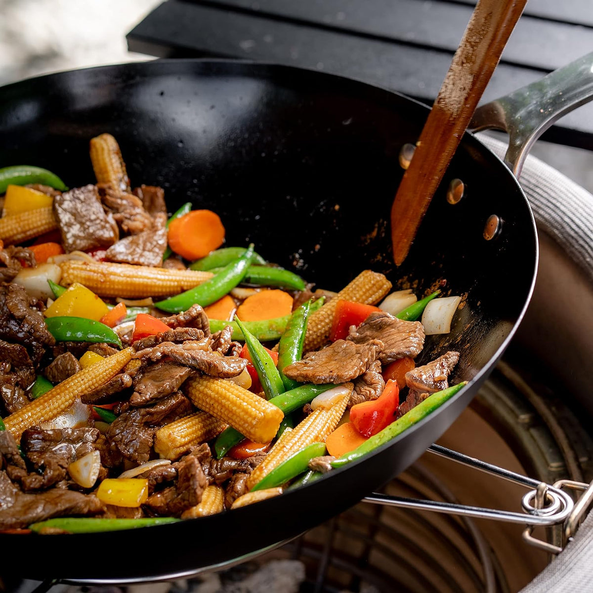 Wok en acier ordinaire Karbon Steel - KamadoJoe    - Kamado Joe - Wok -  - La Guilde Culinaire