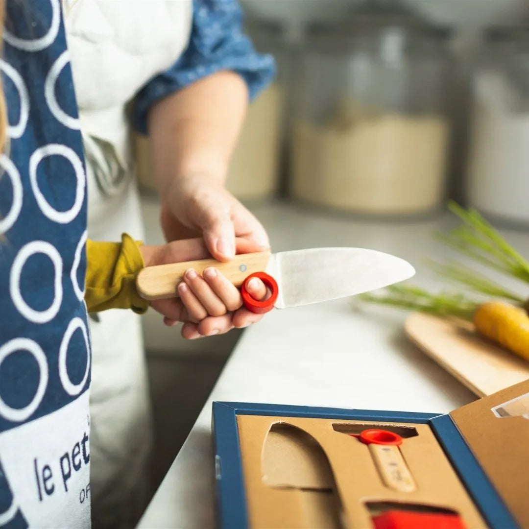 Opinel - Coffret Le Petit Chef (couteau+protège doigt+éplucheur) - rouge    - Opinel - Couteau pour enfant -  - La Guilde Culinaire