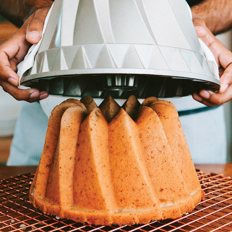 Moule à gâteau Bundt Kougelhopf Silver    - Nordic Ware - Moule à gâteaux -  - La Guilde Culinaire