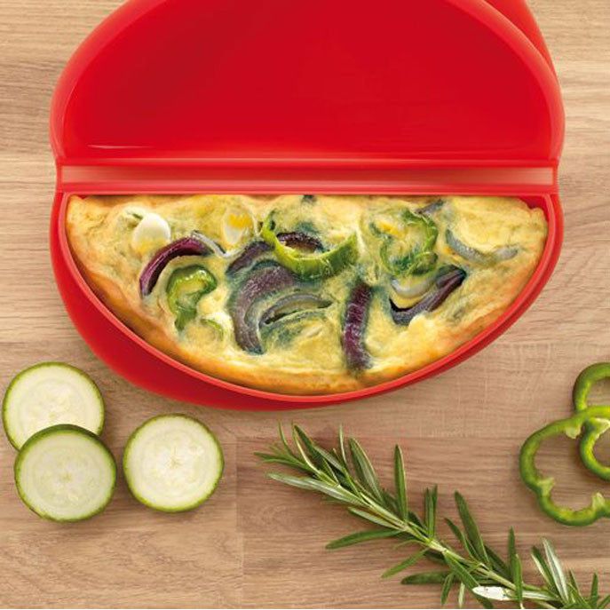Moule à omelette en silicone (Rouge)    - Lékué - Cuiseur à oeufs -  - La Guilde Culinaire