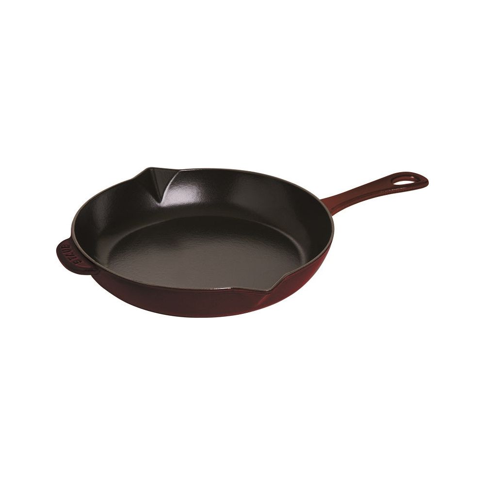 Poêle Staub en fonte et émail grenadine 26cm    - Staub - Poêle -  - La Guilde Culinaire