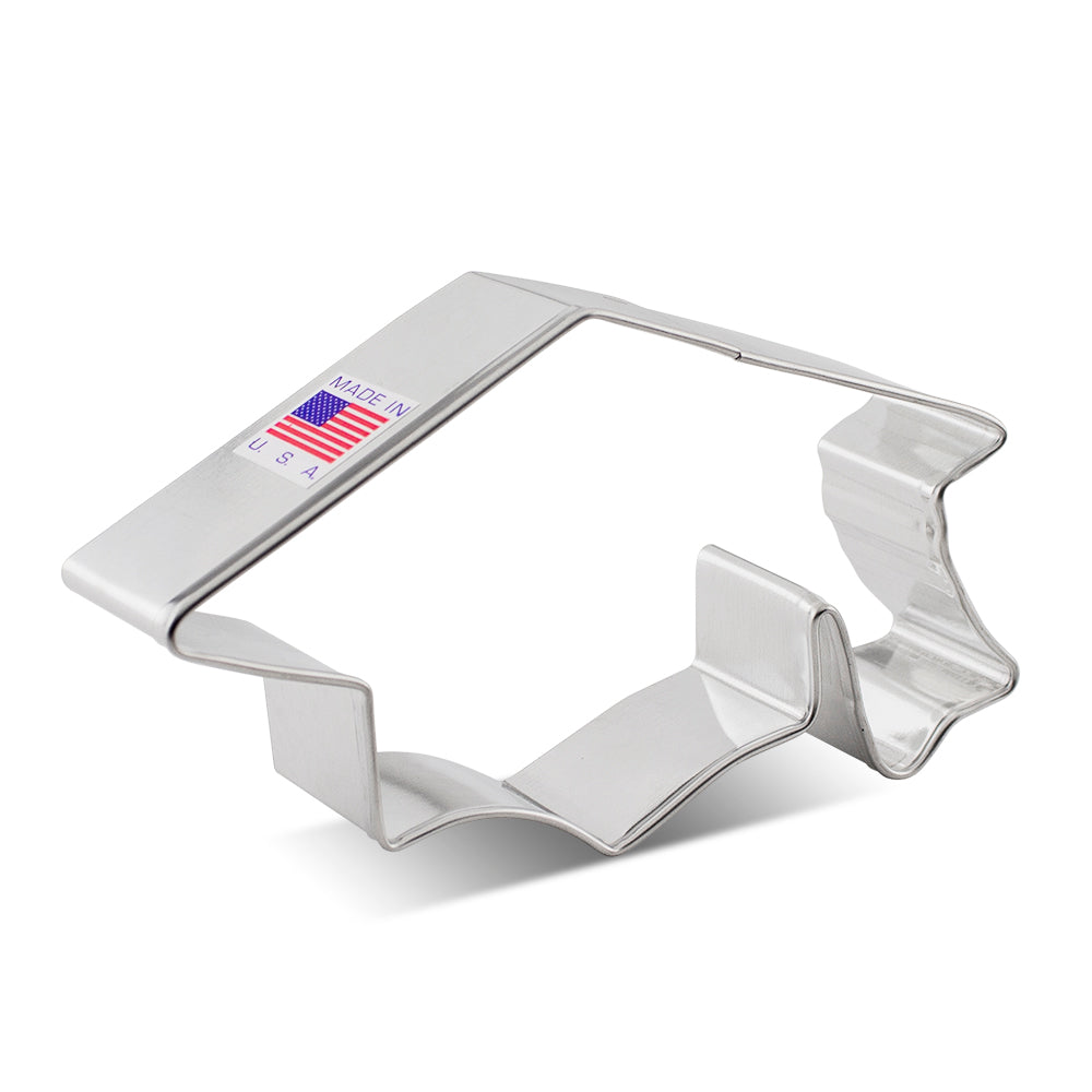 Emporte-pièce Remise de diplôme 2 5/8"x4 3/8"    - Ann Clark Cookie Cutters - Emporte-pièce -  - La Guilde Culinaire