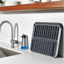 Égouttoir à vaisselle pliable en aluminium    - OXO - Egouttoir à vaisselle -  - La Guilde Culinaire