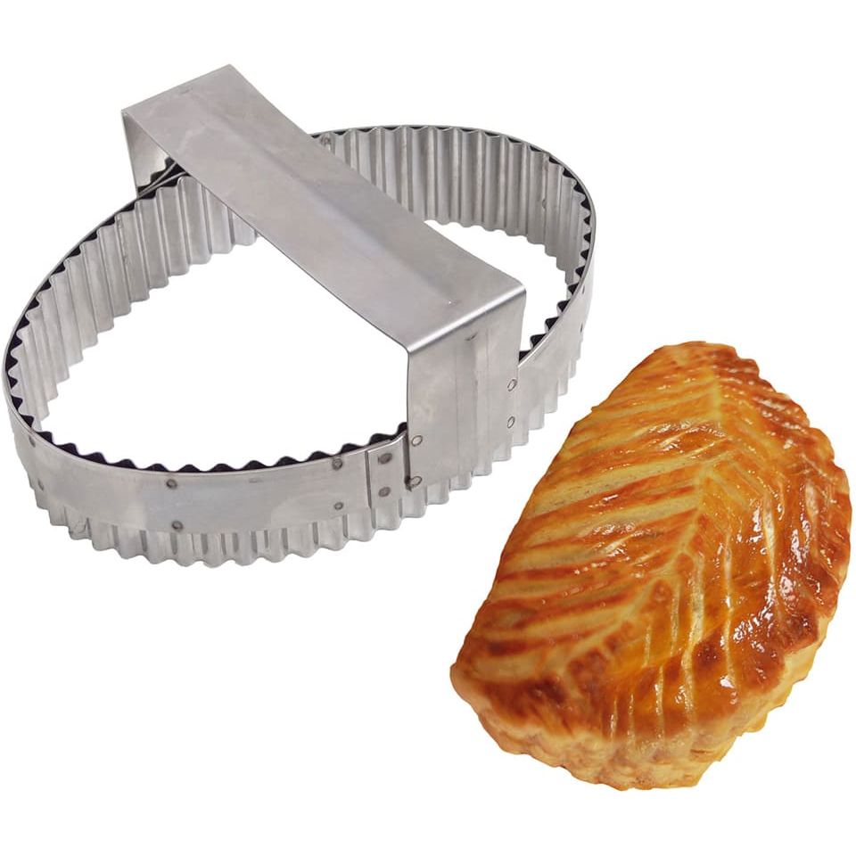 Découpoir à chausson aux pommes  17 x 12 cm    - Gobel - Découpoir à pâtisserie -  - La Guilde Culinaire