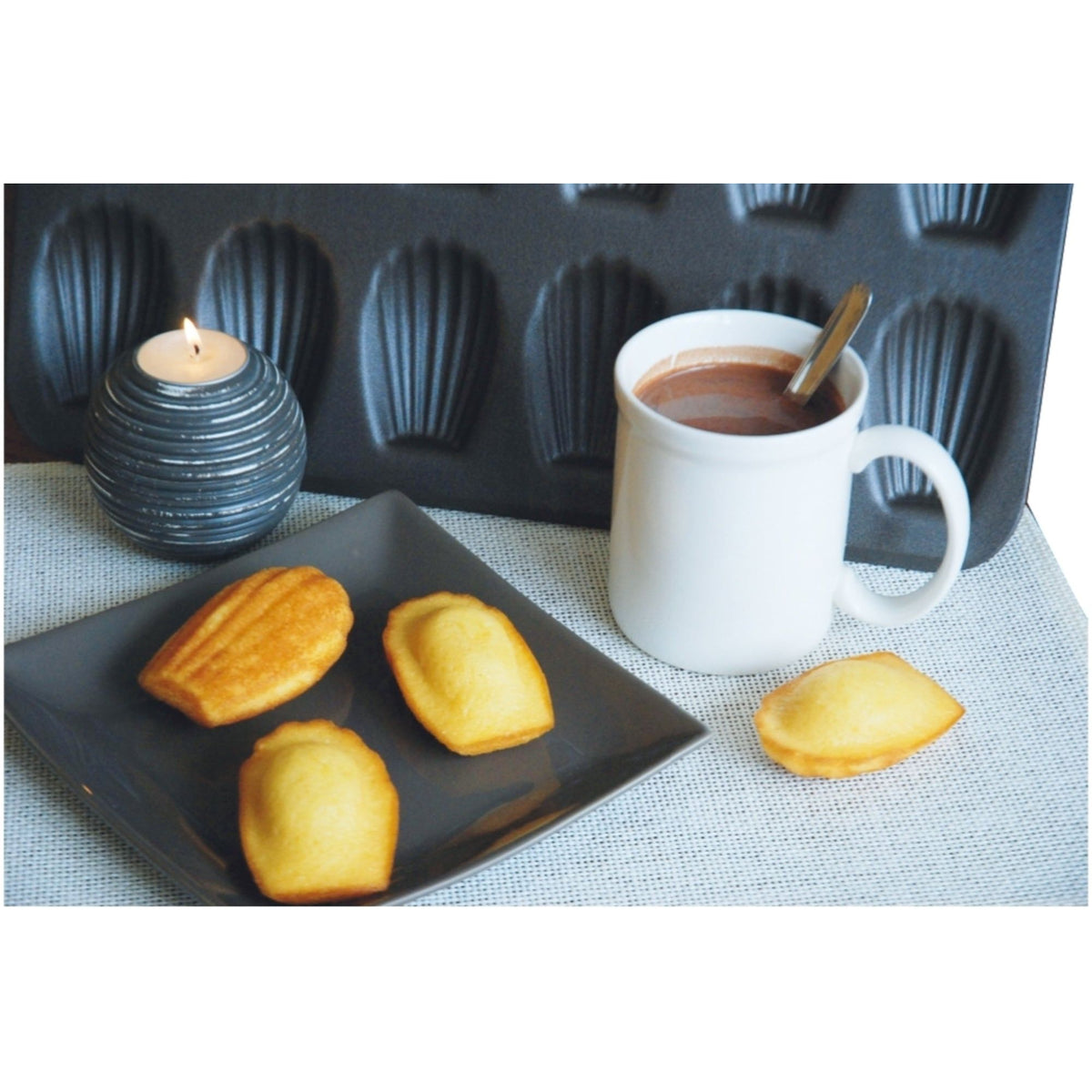 Plaque de cuisson antiadhésive en acier 12 Madeleines    - Gobel - Plaque de cuisson -  - La Guilde Culinaire