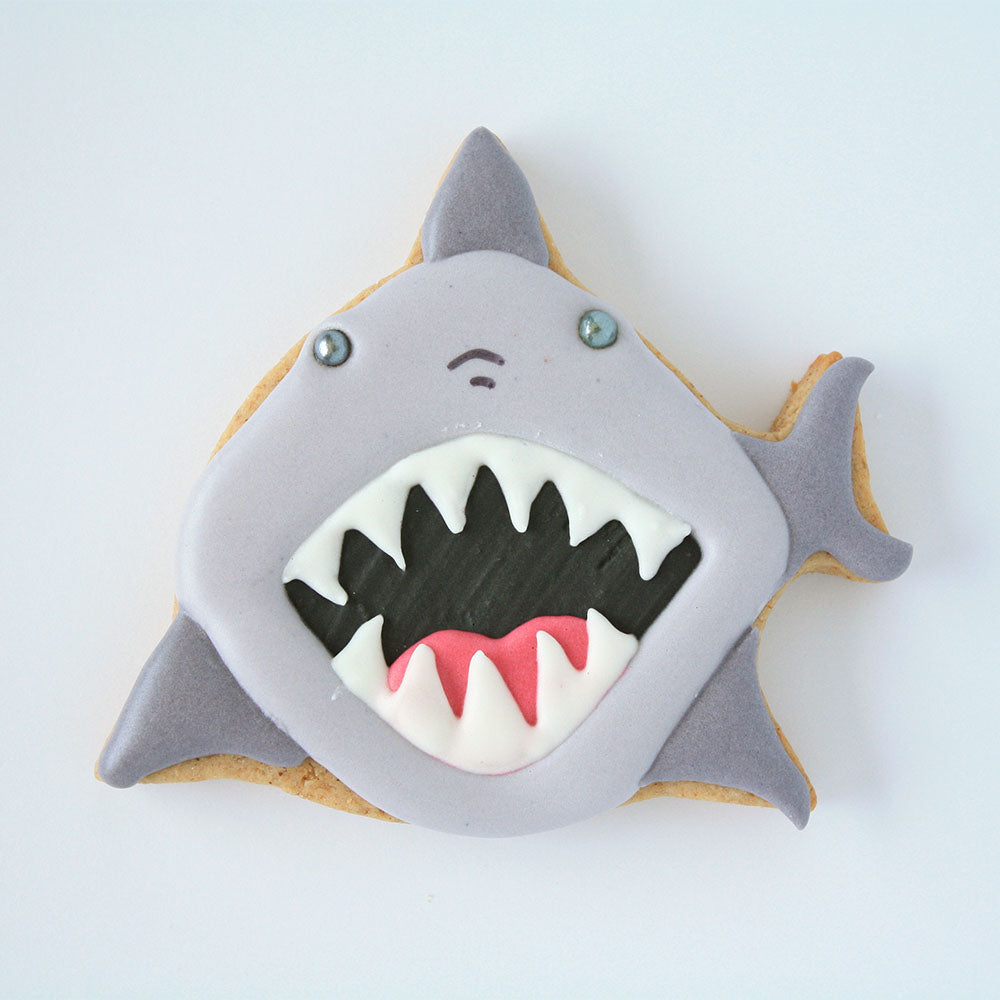 Emporte-pièce petit requin face avant 3.5" x 3.25"    - Ann Clark Cookie Cutters - Emporte-pièce -  - La Guilde Culinaire